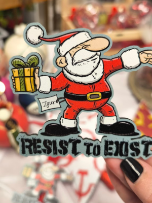 santa resist magnitaki Γούρι Santa Resist